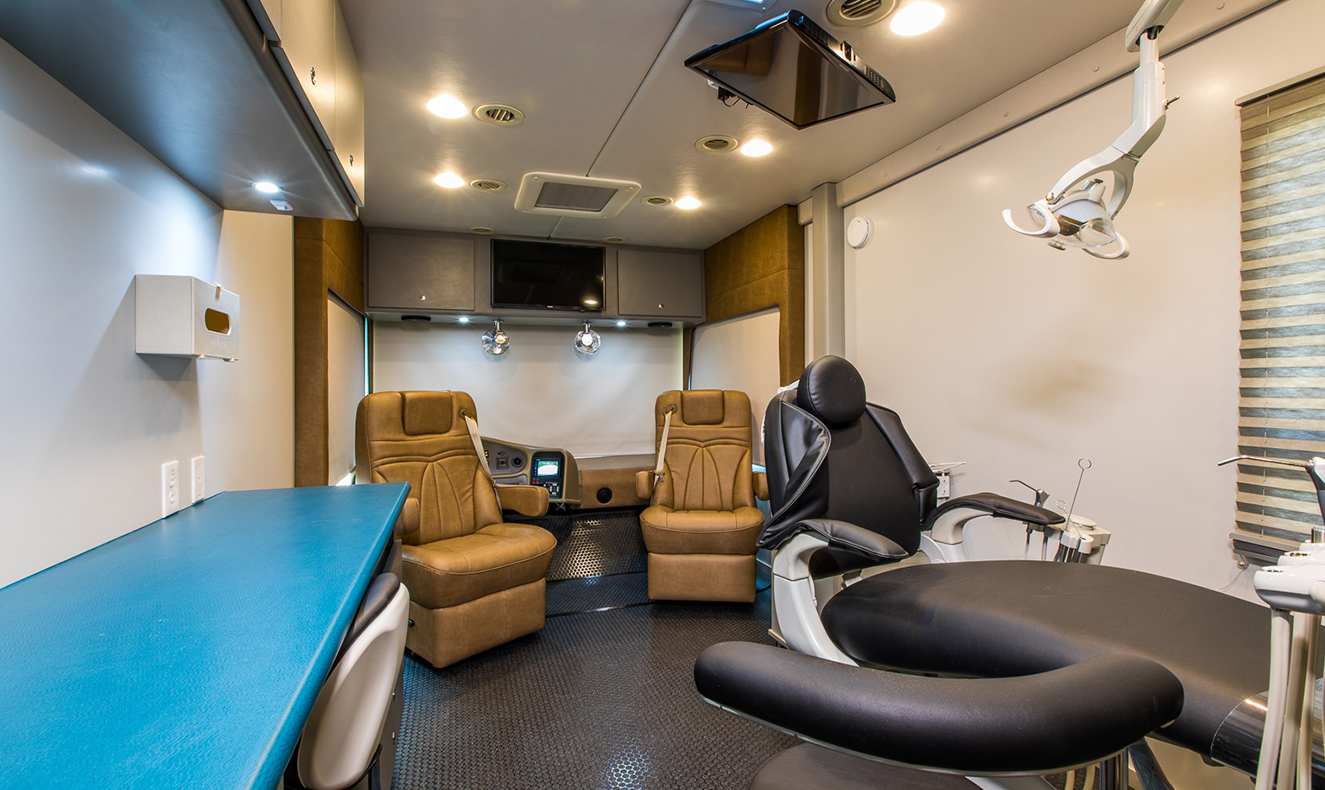 032817-Motorcoach-Dental-MissouriHighlandsDental-13