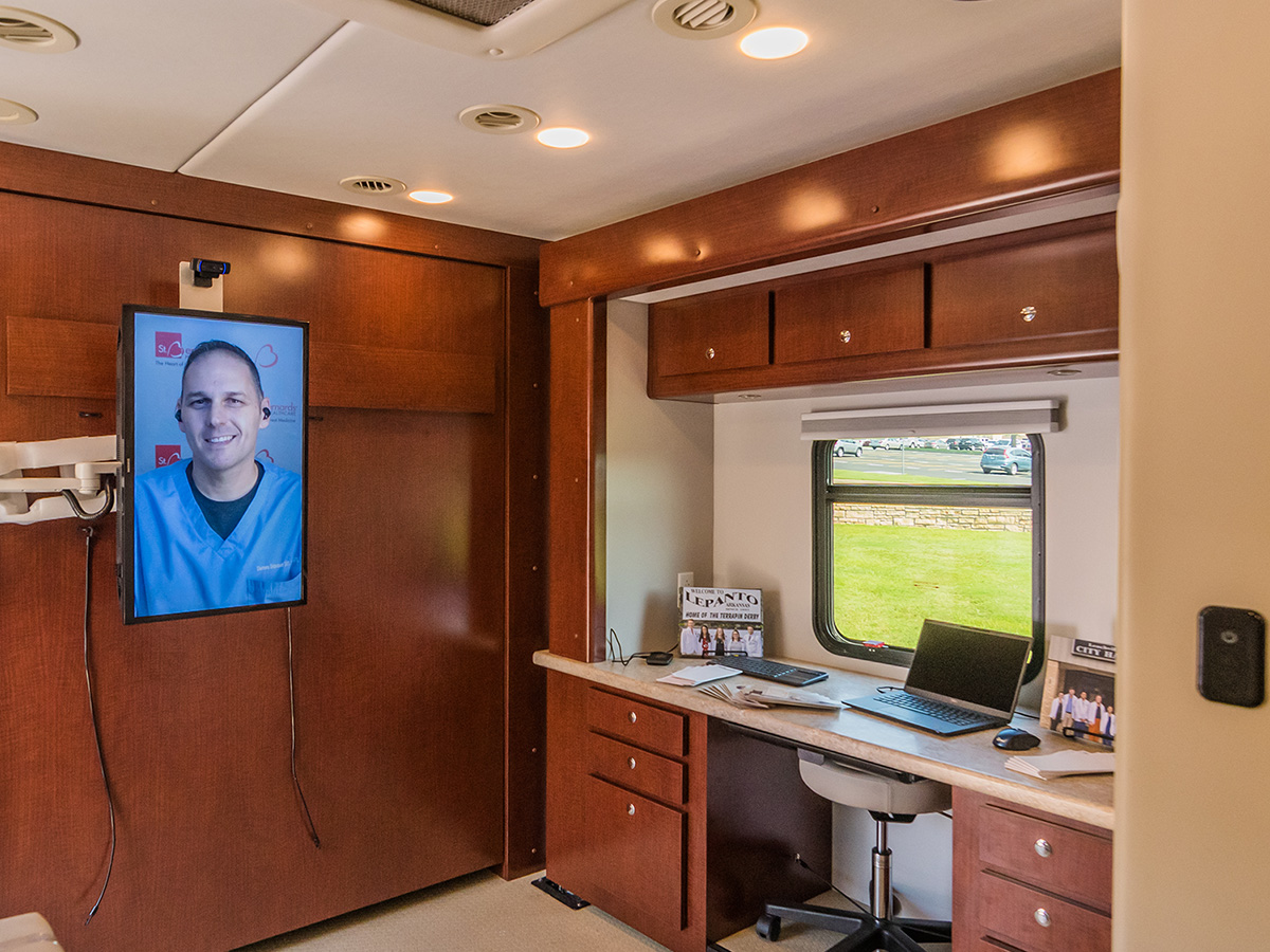 mobile medical vehicle