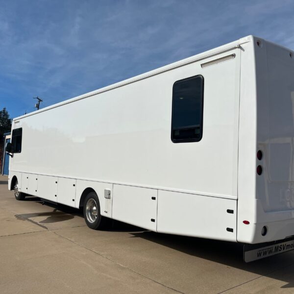 Semi / Fifth Wheel mobile unit